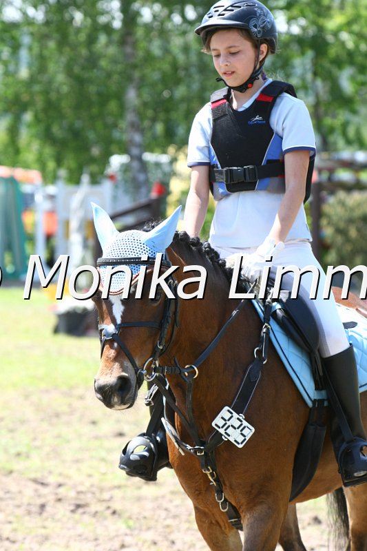 204M5807_Albrechts Hoeve Lorianne_Spring RWB.JPG